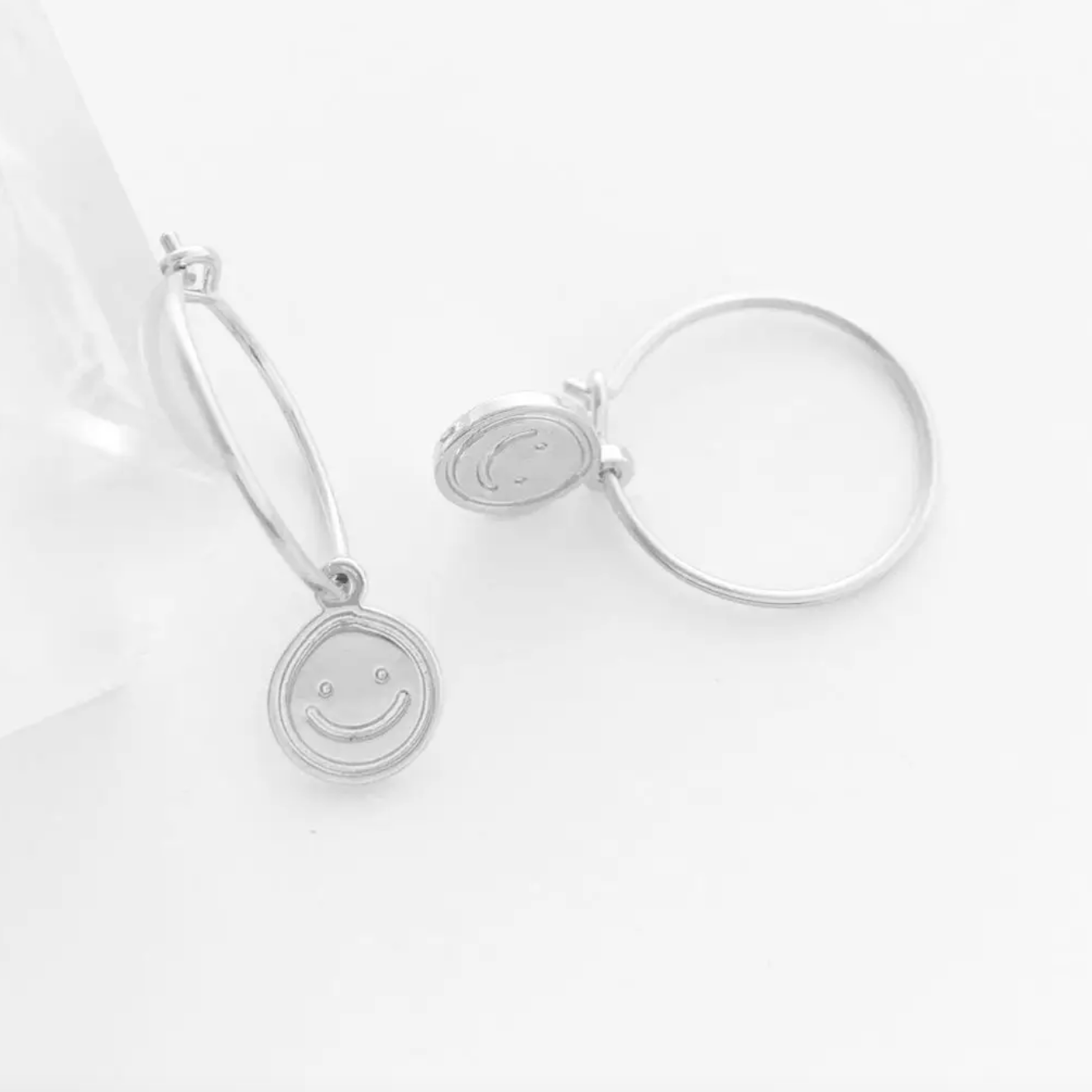 Honey Cat- Magic Charm Smiley Earrings